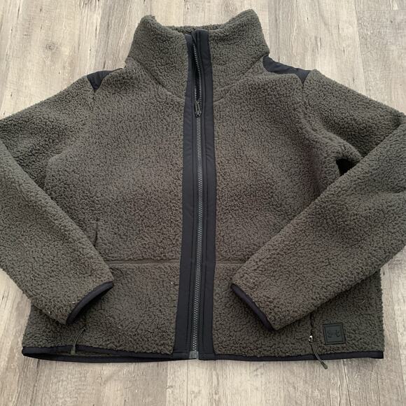 Under Armour Legacy Sherpa Jacket Womens Large Green Full Zip Spell Out Crop - Picture 1 of 8